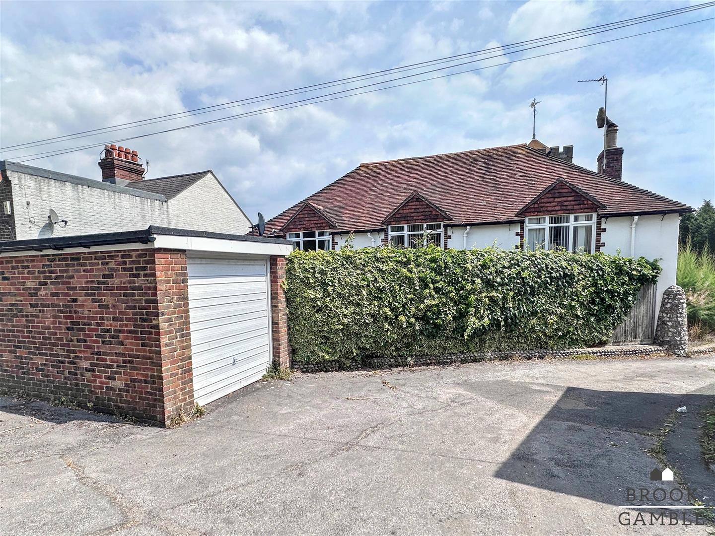 3 Bedroom House. Church Lane in Eastbourne, 32